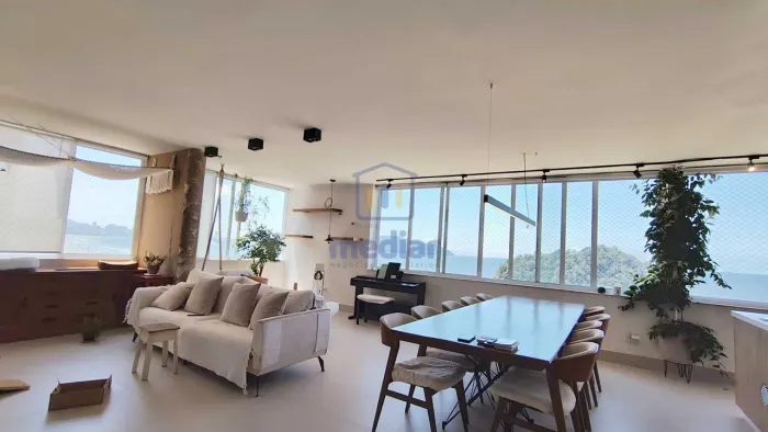 Apartamento Alto Padrão, Vista para o Mar de todos os cômodos, com 3 dormitórios, 2 suítes