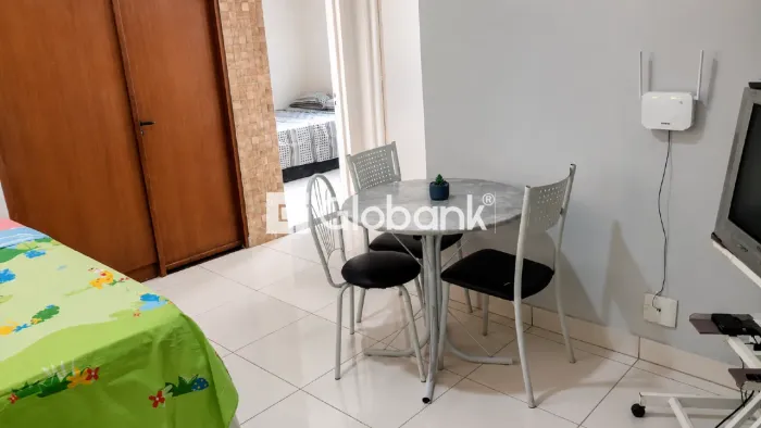 Apartamento Térreo Mobiliado para aluguel em Montes Claros-MG no bairro Centro, 02 Quartos