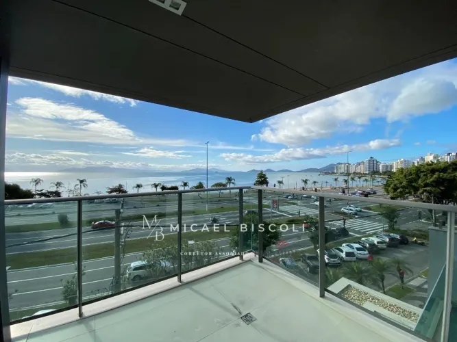 Apartamento para Venda em Florianópolis, Centro, 3 dormitórios, 3 suítes, 5 banheiros, 4 v