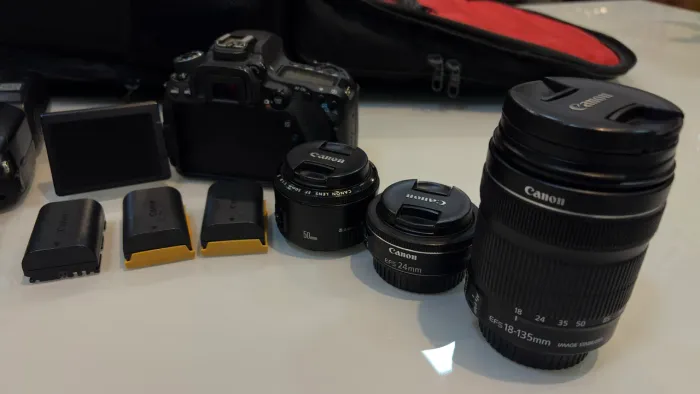 CAMERA CANON 80D + KIT FOTOGRAFIA + MOCHILA