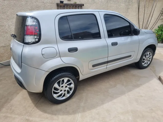 Fiat Uno Attractive 1.0 EVO Fire Flex 8V 5P 2020