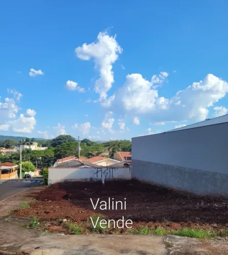 Terreno em Serrana, área central, esquina, desmembramento aprovado, próximo UPA.
