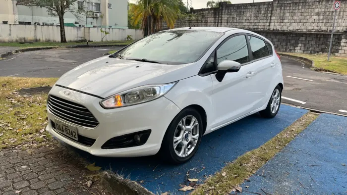 Ford Fiesta SE 1.6 8V Flex 5P 2014