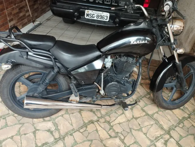 VENDO MOTO DO MODELO KANSAS ( 10.000))