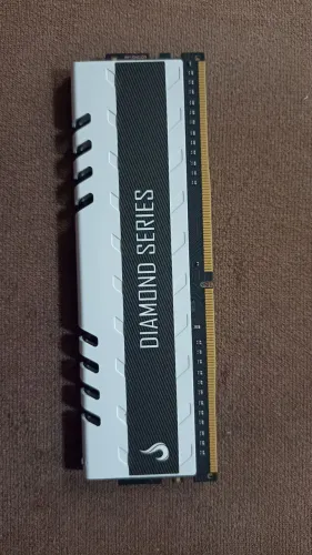 Memória RAM DDR 4 8g FREQUÊNCIA 3200 mhz