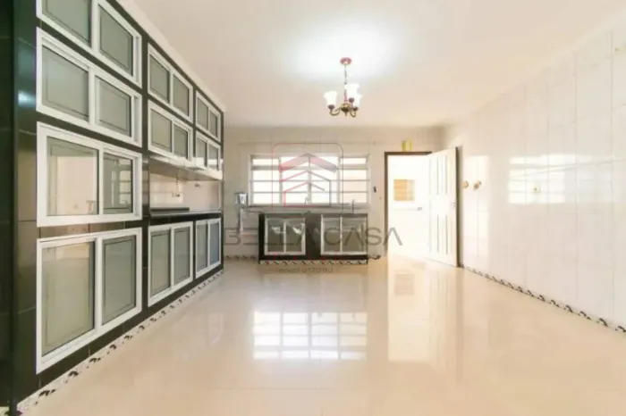 Sobrado à venda na Vila Prudente- 330m2 - 3 dormitórios - 1 suíte - 2 vagas