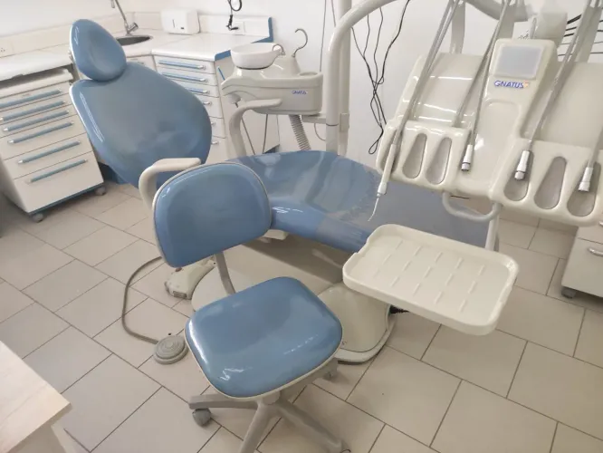 OPORTUNIDADE!! Cadeira de Dentista Gnatus Syncrus HS em excelente estado de conservação!