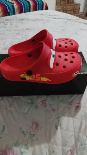 Vendo Crocs infantil relâmpago 60 reais nova