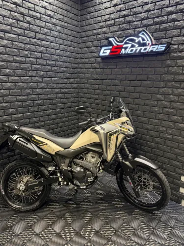 HONDA/ SAHARA 300 cc ADV 2025