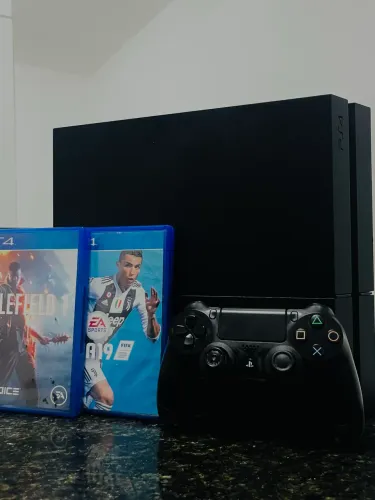 Ps4 FAT 500gb + 1 Controle Original + 2 Jogos Físicos