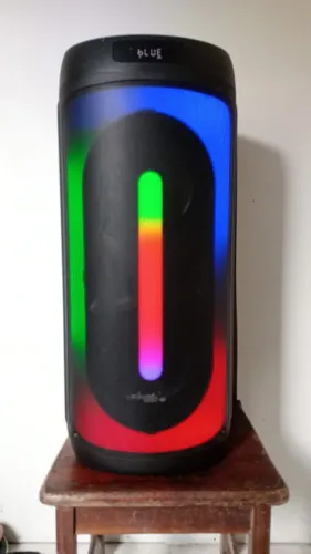 Caixa de som  com Led 