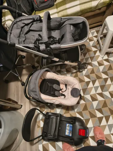 Carrinho mais bebê conforto da Infanti 