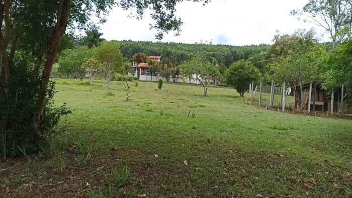 Sítio com Lagos Nascentes e infraestrutura de Lazer à venda em Paraibuna-SP