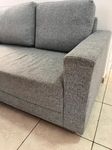 Sofá 2 lugares com almofadas removíveis 