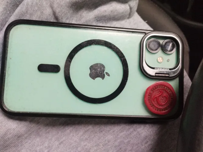 Vendo iPhone 11, aceito cartão com juros da máquina