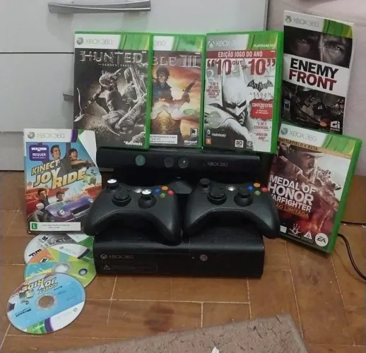 Xbox 360 + Kinect + 2 controles + 7 jogos físicos