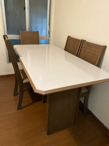 Mesa de jantar com 6 cadeiras