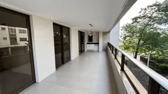 Ilha Pura 3 quartos com dep completa 134m², armários, pronto para morar na Barra