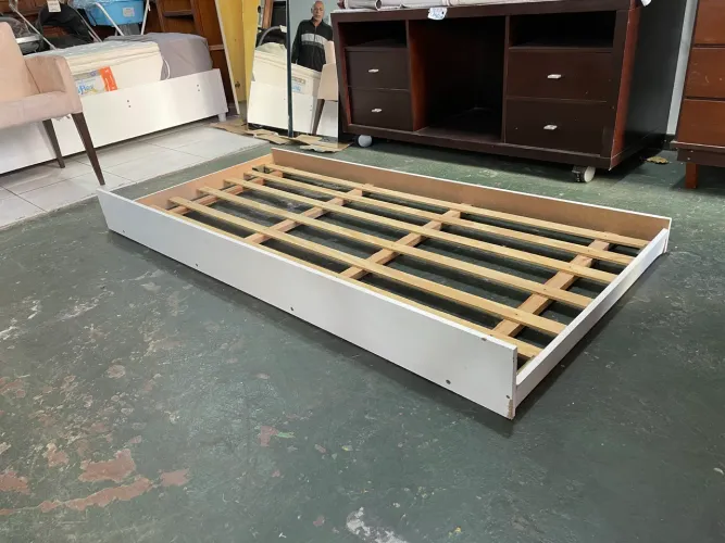 Cama Auxiliar com Rodas 188x88 cm