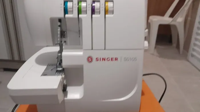 VENDO Máquina de custura Singer modelo SO105