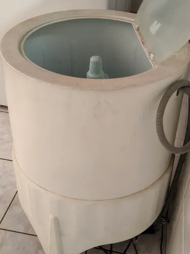 Vendo tanquinho de lavar roupas grande e potente