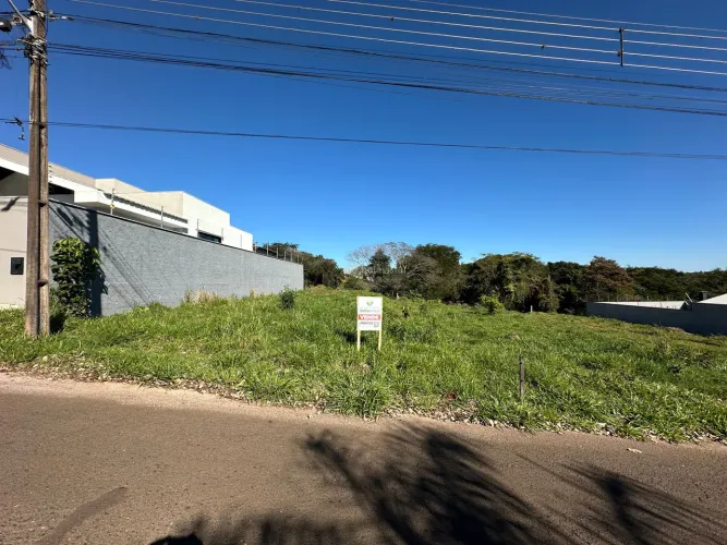 TERRENO À VENDA NO RESIDENCIAL CAZARIN EM APUCARANA.