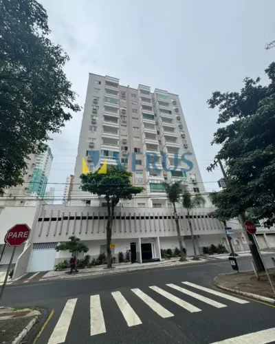 Apartamento com 02 Dormitórios em Balneário Camboriú com Acesso à Praia