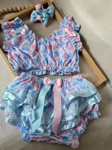 CONJUTO INFATIL BEBE MENINA AZUL CROPPED COM LACOS E CORACAOES ROSASE AZUL