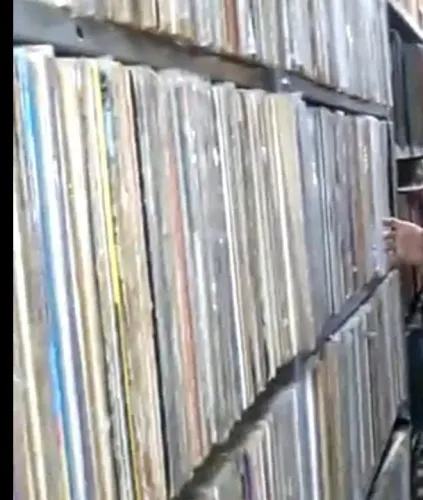 Oportunidade Coleção 100 Mil Discos, Aceito Troca por Apto
