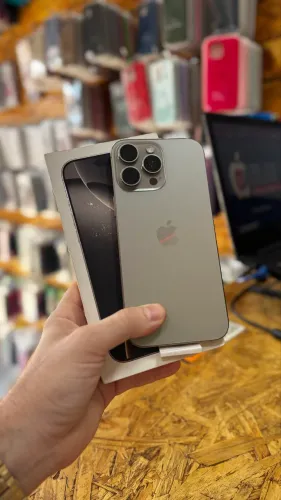 iPhone 16 Pro Max Titânio Natural 