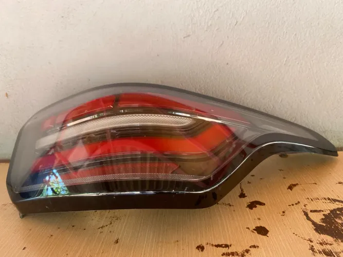Lanterna Led traseira lado esquerdo Fiat Toro nova 2026