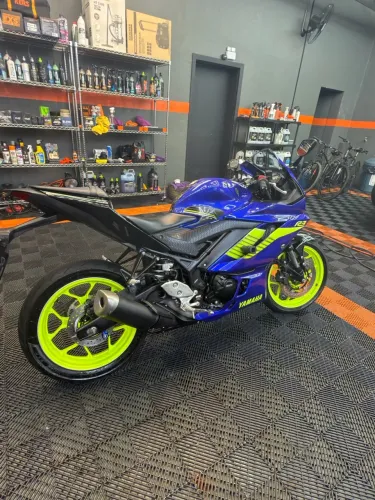 Yamaha YZF R-3 321 2021