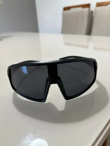 Óculos de Sol Futurista Preto - Lente Única e Estilo Exclusivo