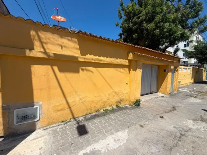 Casa para venda tem 370 metros quadrados em Monte Castelo - Fortaleza - Ceará