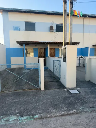 Excelente oportunidade casa 2/4 condomínio fechado