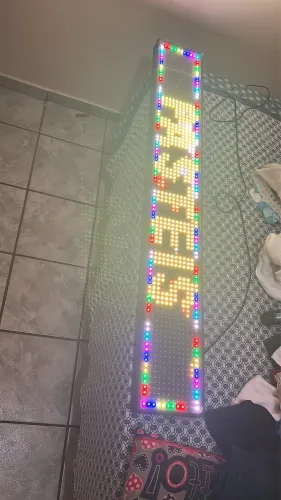 Painel/letreiro de LED RGB programável