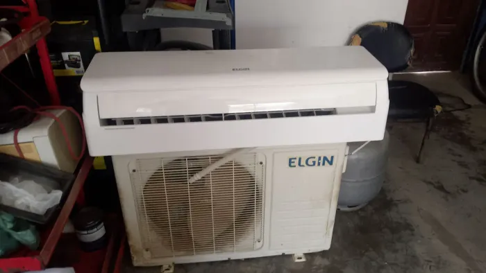 Vende-se o ar condicionado de 9000 btu com garantia instalado o 1.300