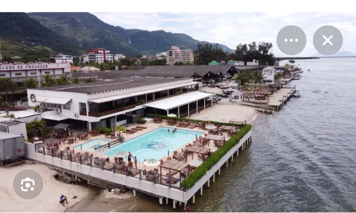 Vendo título no Iate clube de Itacuruçá de lancha 23 pés com armário