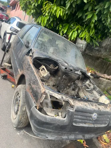 Fiat uno retirada de peças