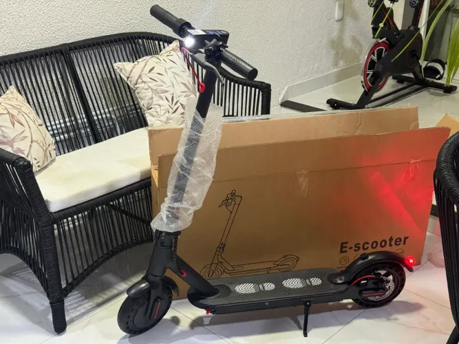 Patinete Elétrico 350W com Assento Ajustável | Bateria 10Ah, 30km | Carga 120kg, Dobrável