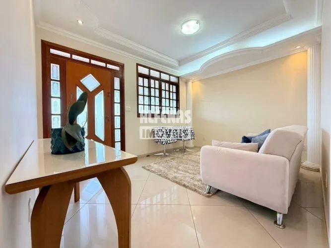 Casa à venda 4 quartos no Bairro JADIM VERA CRUZ