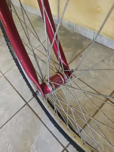 Vende-se uma bicicleta