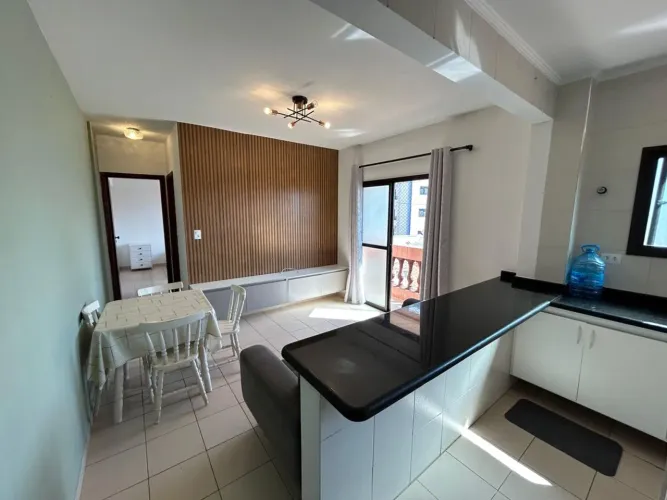 Apartamento semi-mobiliado para Locação na Vila Caiçara, Praia Grande/SP.