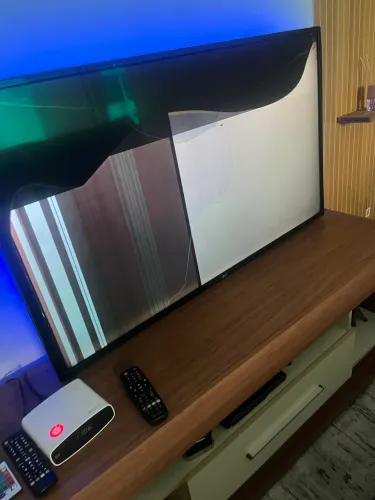 Tv 49 polegadas quebrada 