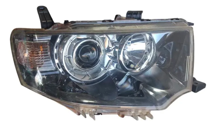 Vendo par de farol l200 máscara negra 