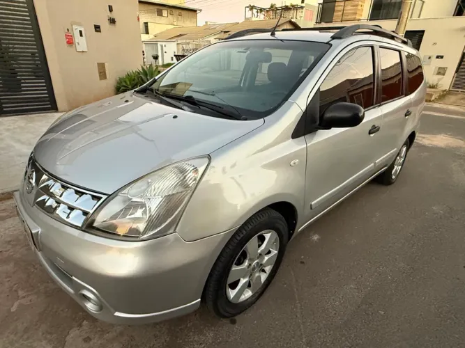 Nissan Livina Grand S 1.8 16V Flex Fuel Mec. 2012
