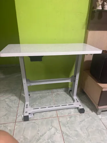 Mesa de máquina de costura