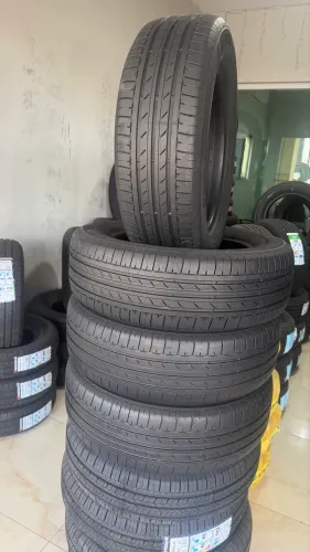 Pneus semi novo 185 65 15