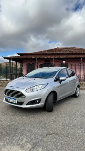 Ford Fiesta 1.6 16V Flex Aut. 5P 2015