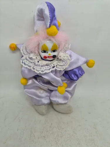 Palhaço em porcelana.
